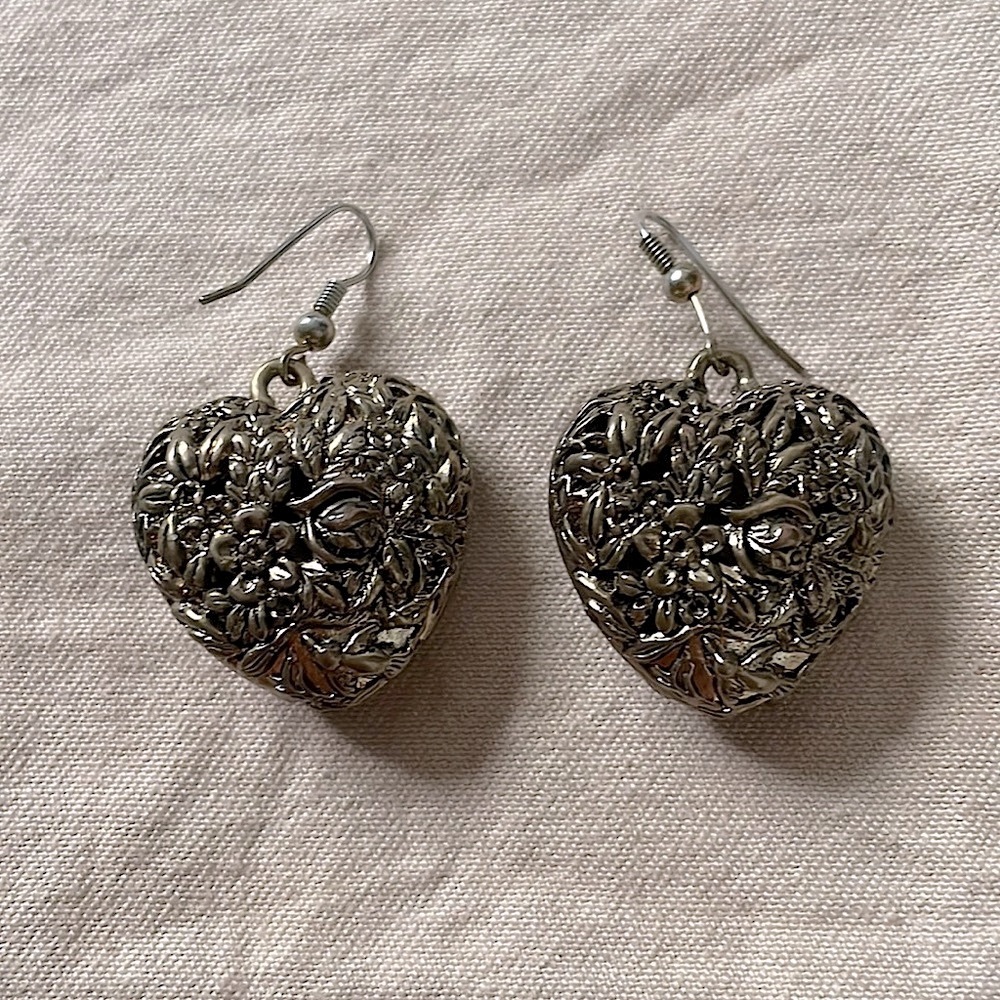 Heart Earrings with detailed Garden/Flowers carvings